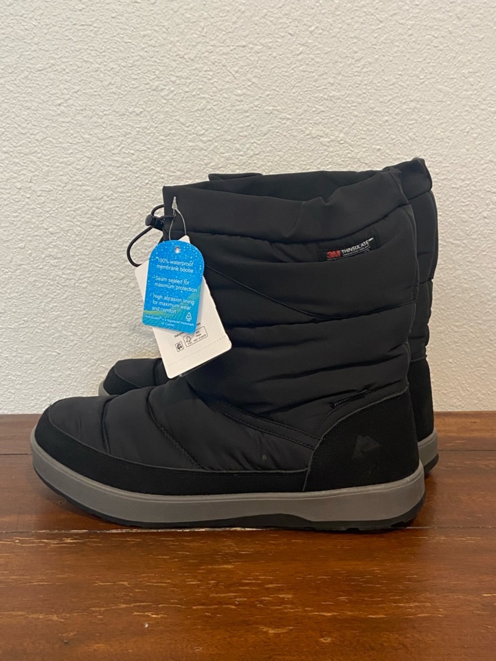 Mens Ozark Trail Size 11  Black and Gray Insulated Rain & Snow Boots NWT